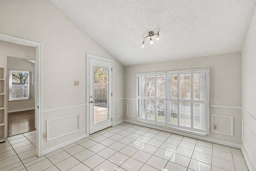 6721 Cherrytree Drive, Arlington, TX 76001