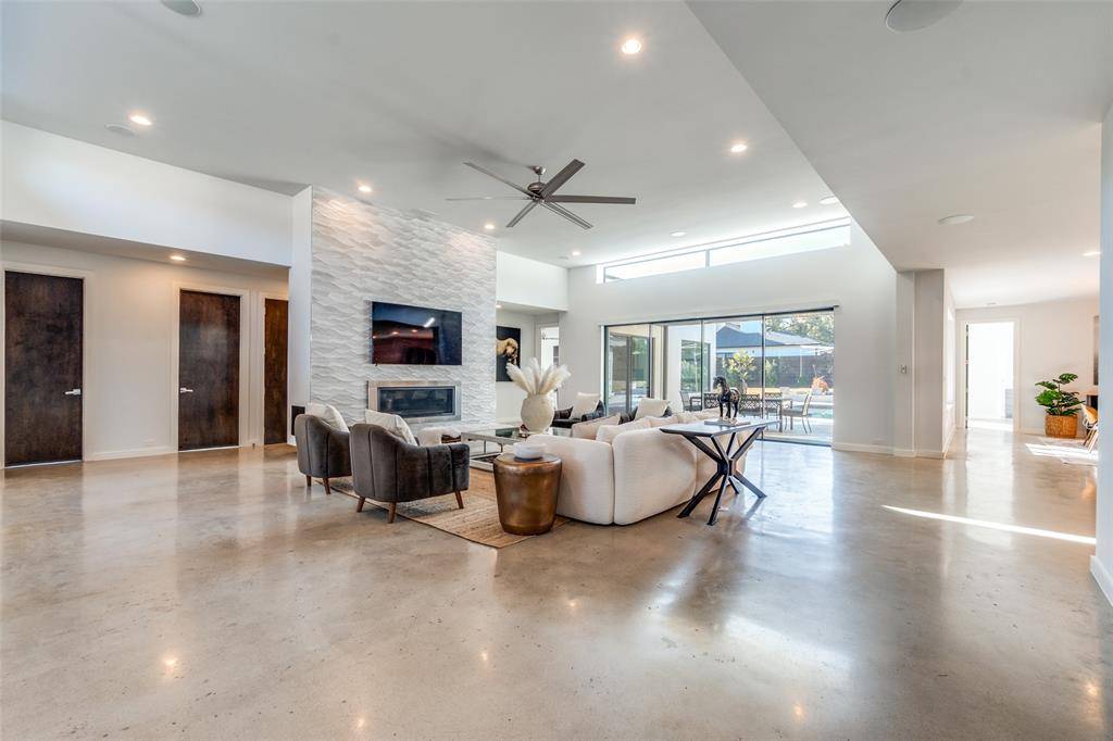 9317 Midway Road, Dallas, TX 75220