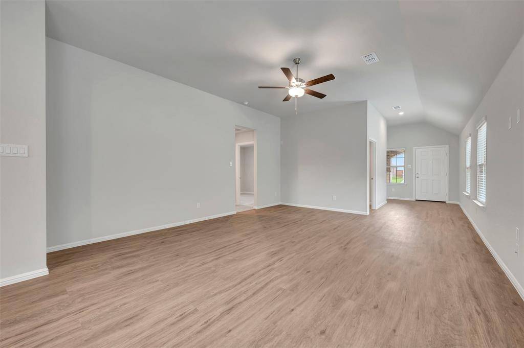 7003 Butterfield Drive, Sanger, TX 76266