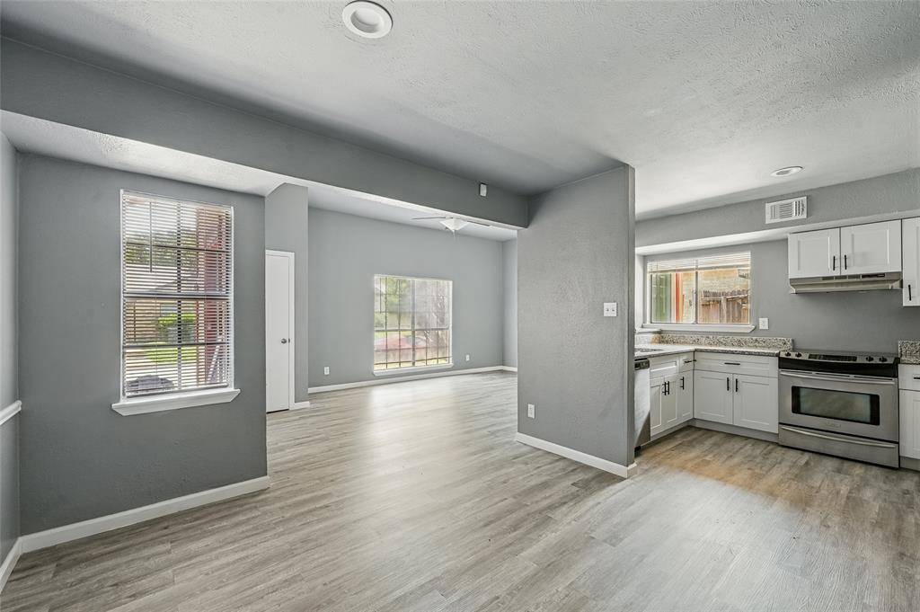 2415 Sunflower Drive, Arlington, TX 76014