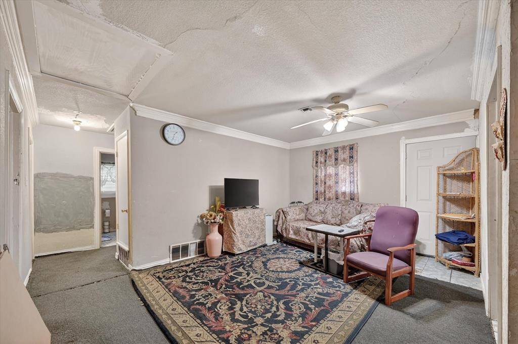 1403 Beacon Hill Drive, Irving, TX 75061