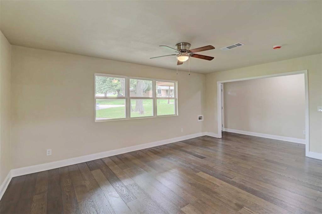 1245 Whispering Court, Dallas, TX 75241