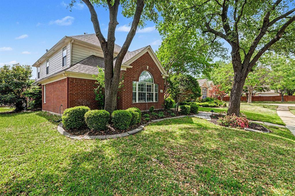 337 Touchdown Drive, Irving, TX 75063