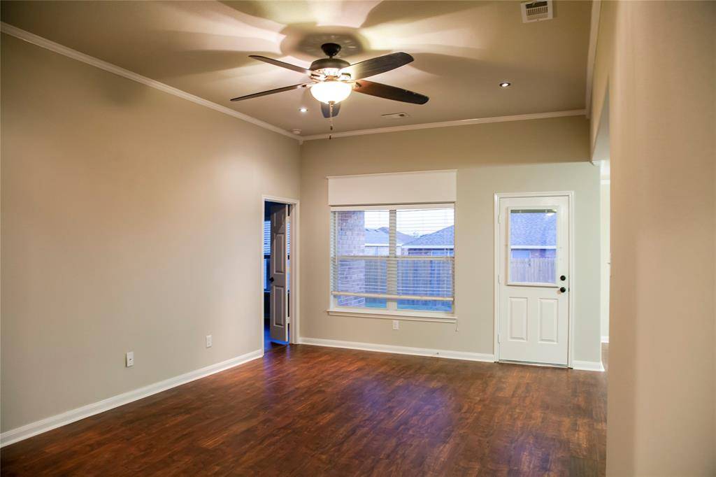 132 Kincaid Drive, Sanger, TX 76266