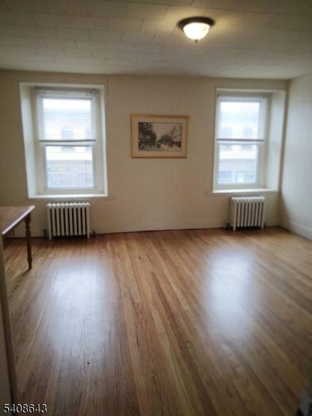 41 Bridge St, Frenchtown Boro, NJ 08825