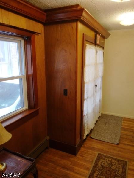 41 Bridge St, Frenchtown Boro, NJ 08825