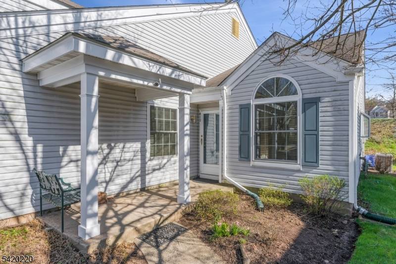 412 Cardinal Ln, Bedminster Twp., NJ 07921