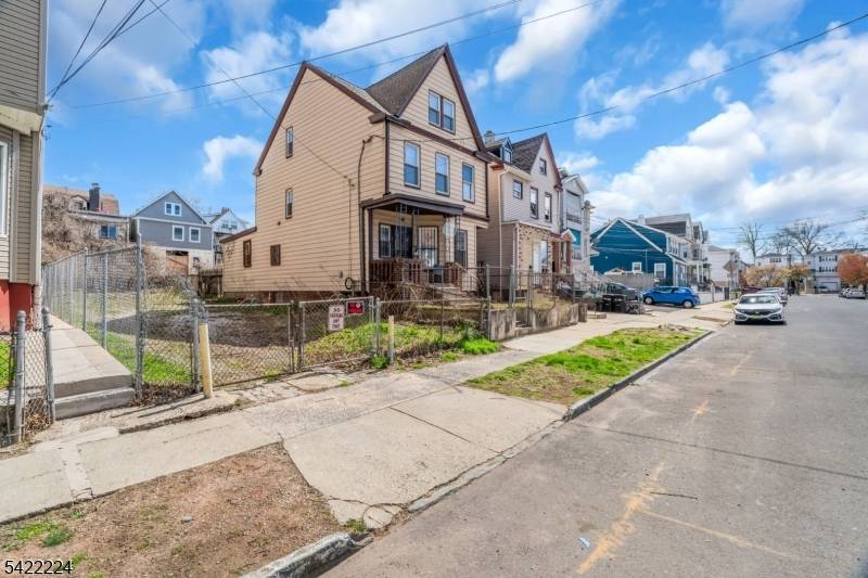 91 Oraton St, Newark City, NJ 07104