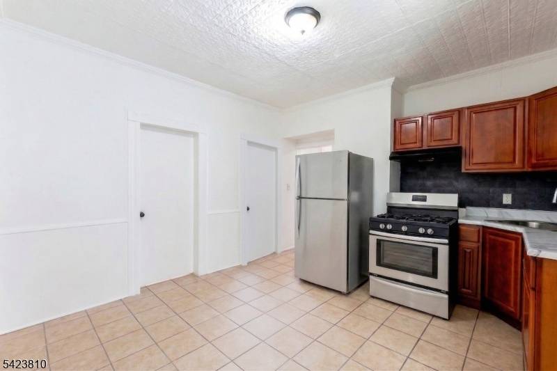 76 N 4Th St, Paterson City, NJ 07522