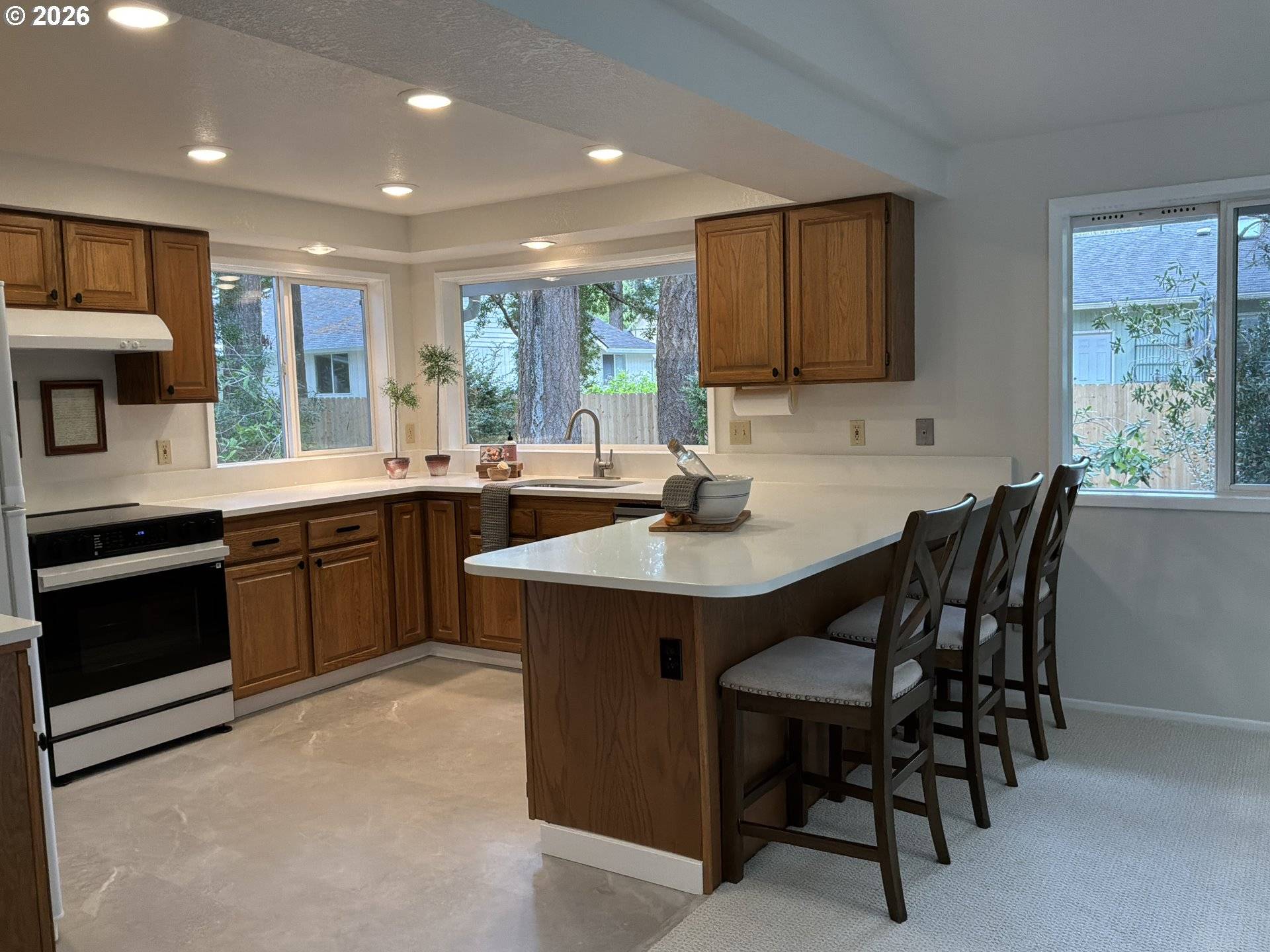 2372 S 22ND CT, Florence, OR 97439