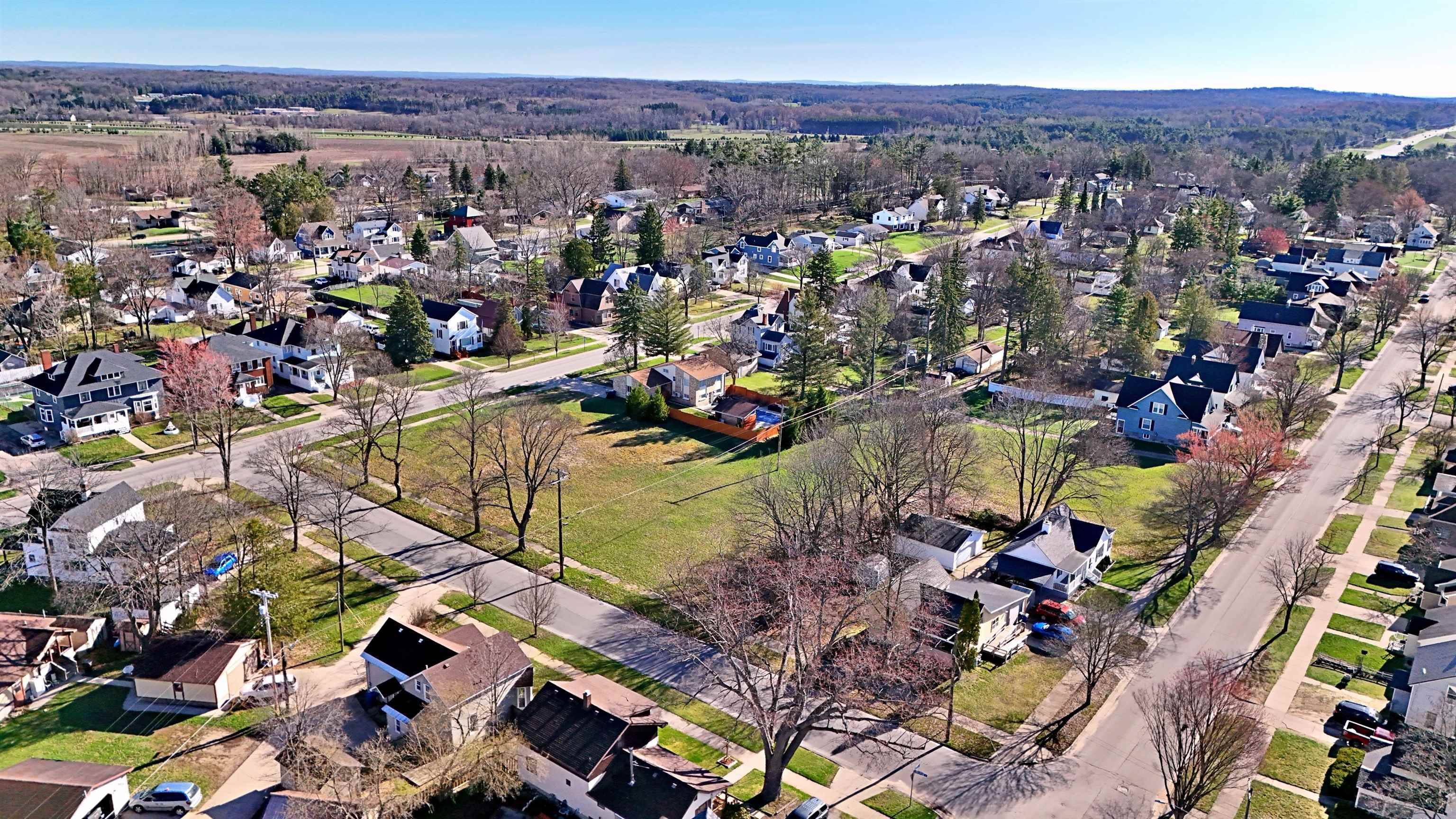 VL Chapin ST, Cadillac, MI 49601