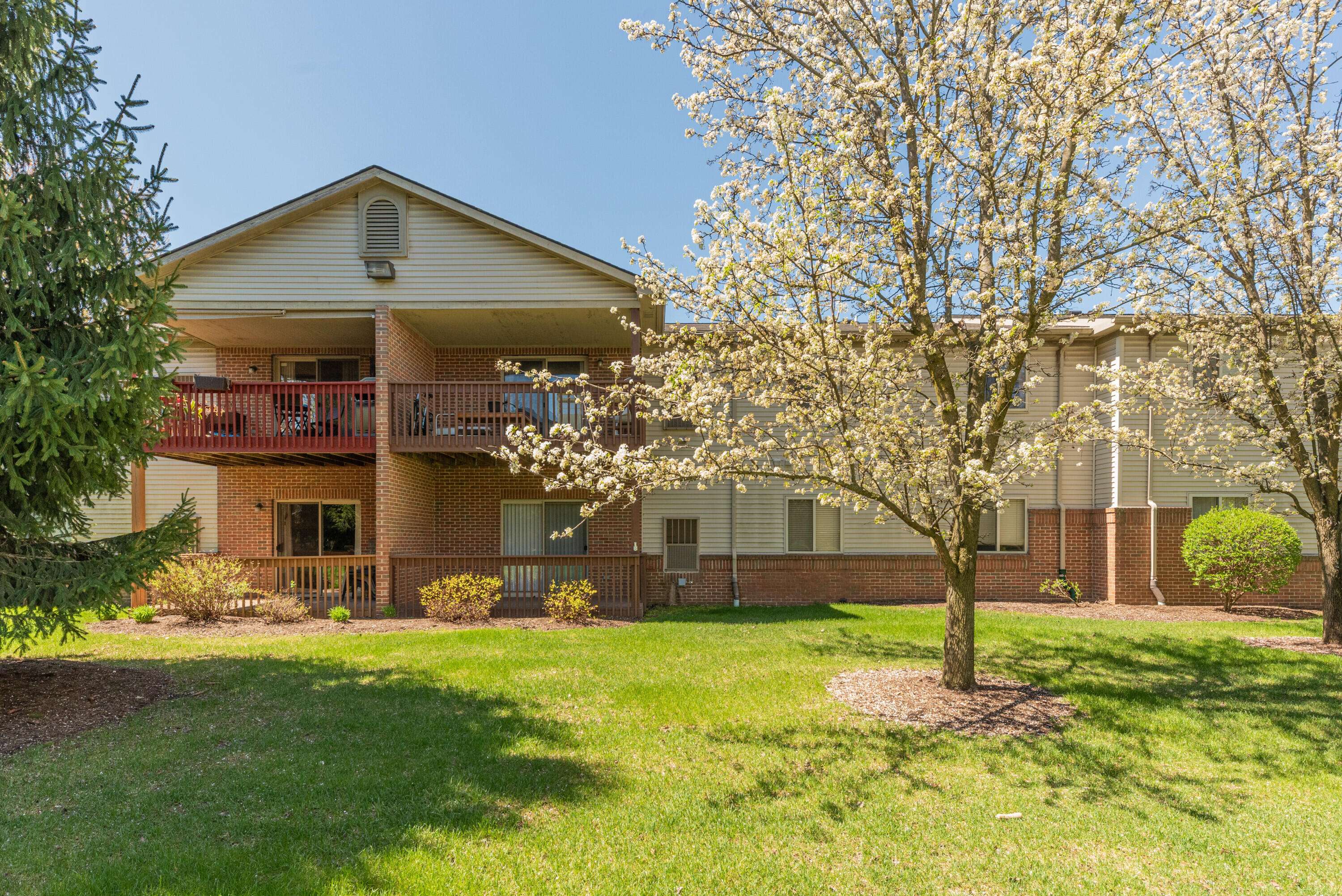 2482 Eagles CIR ##6, Ypsilanti City, MI 48197