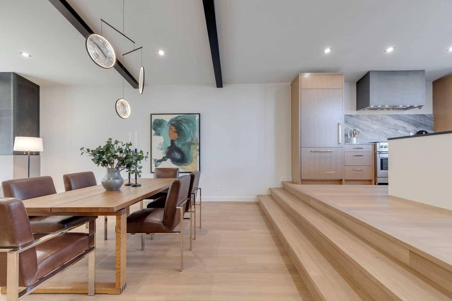 3423 23 ST NW, Calgary, AB T3L 0T8