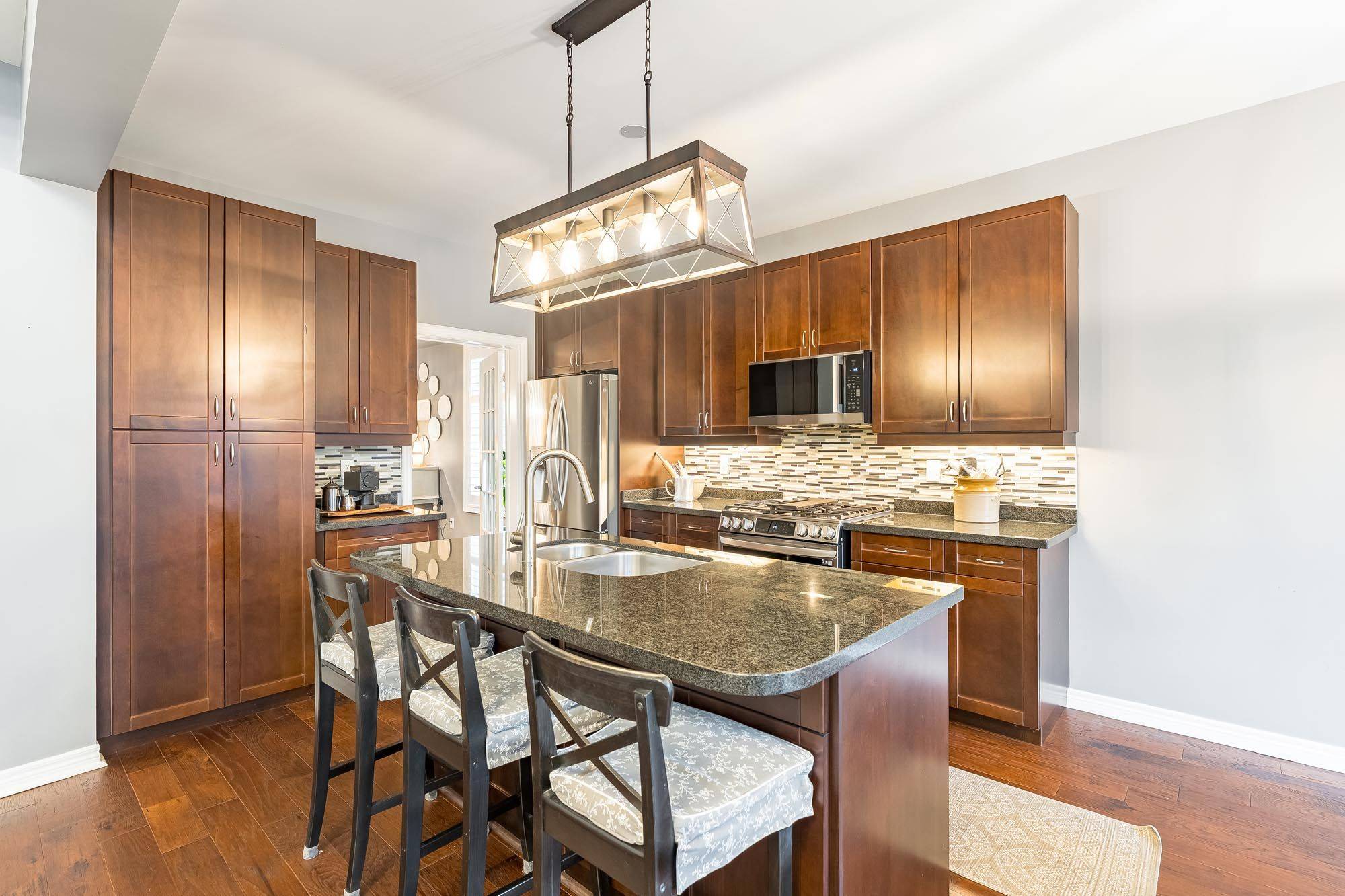 64 Milligan ST, Bradford West Gwillimbury, ON L3Z 0A5