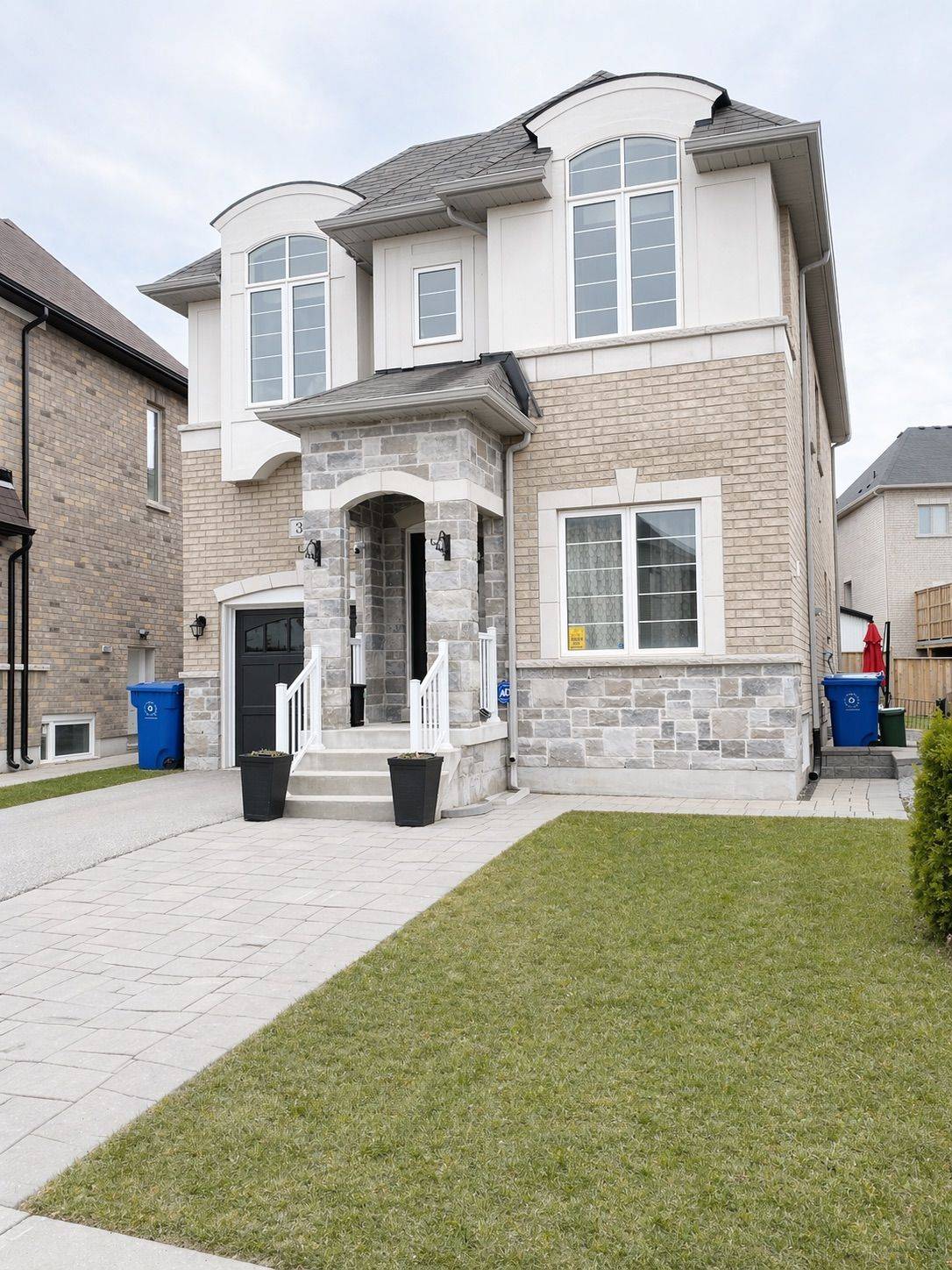 35 Kavanagh AVE E #Bsmt, East Gwillimbury, ON L9N 0P6