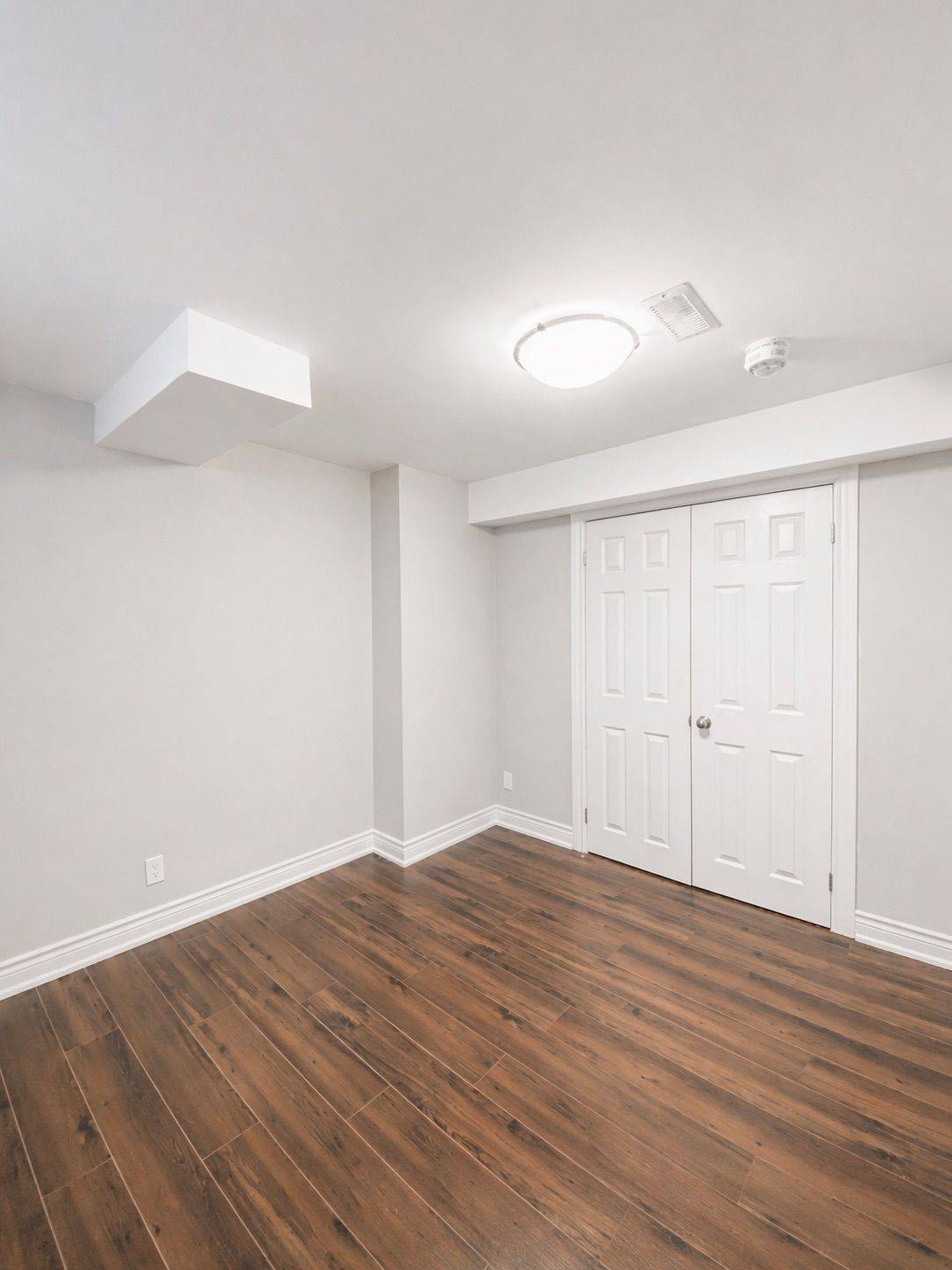 35 Kavanagh AVE E #Bsmt, East Gwillimbury, ON L9N 0P6