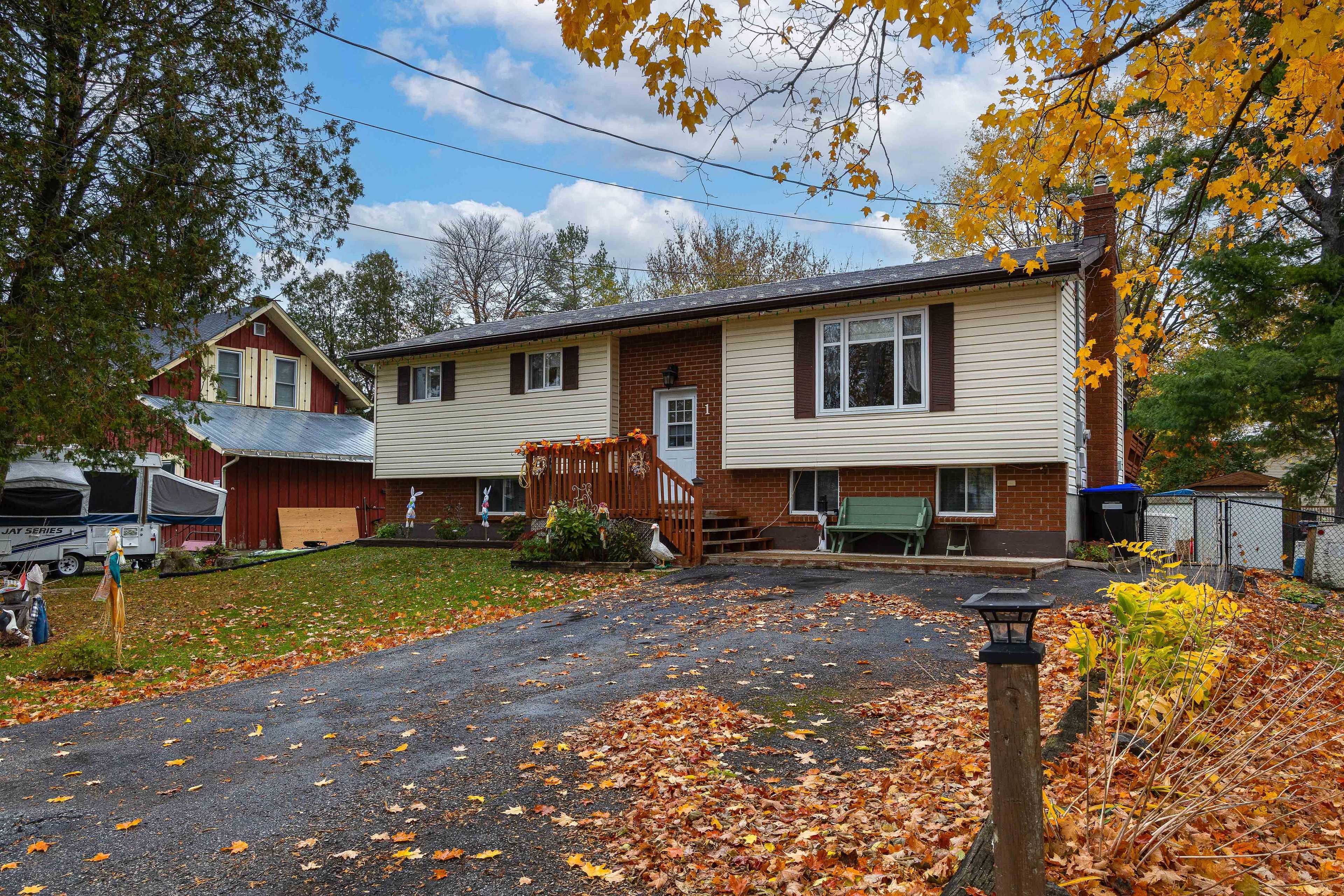 1 Bush ST, Severn, ON L0K 1E0