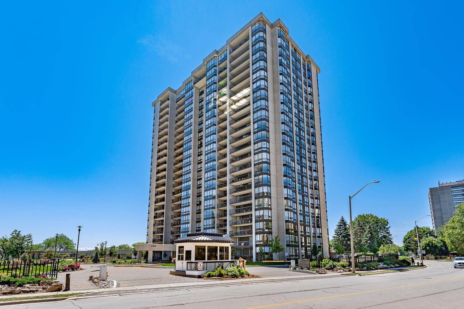 2180 Marine DR #205, Oakville, ON L6L 5V2