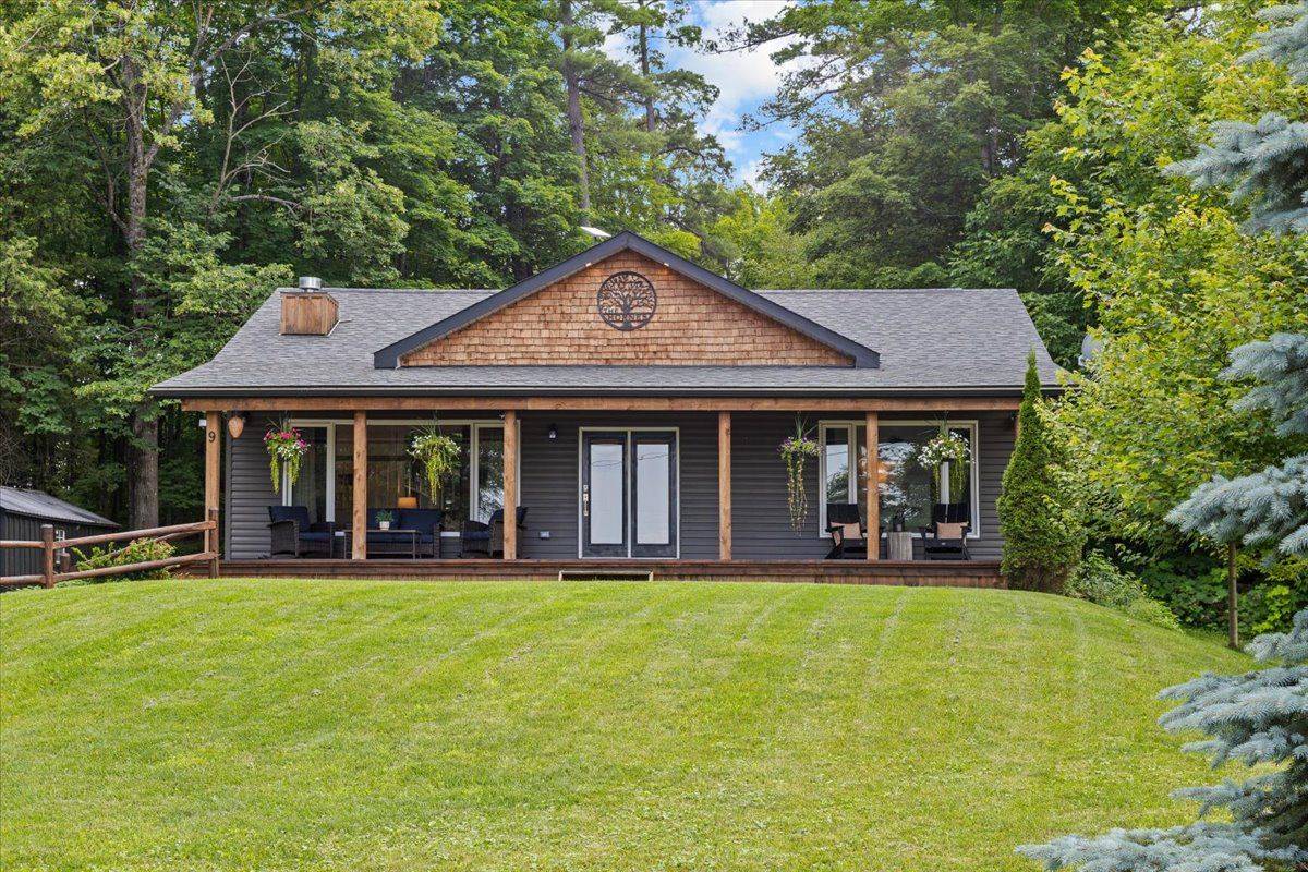 9 Skebo LN, Horton, ON K7V 3Z8