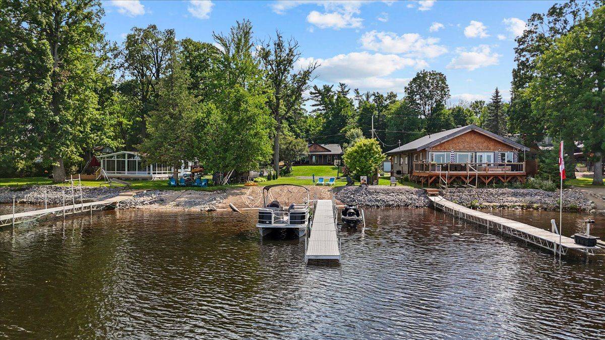 9 Skebo LN, Horton, ON K7V 3Z8