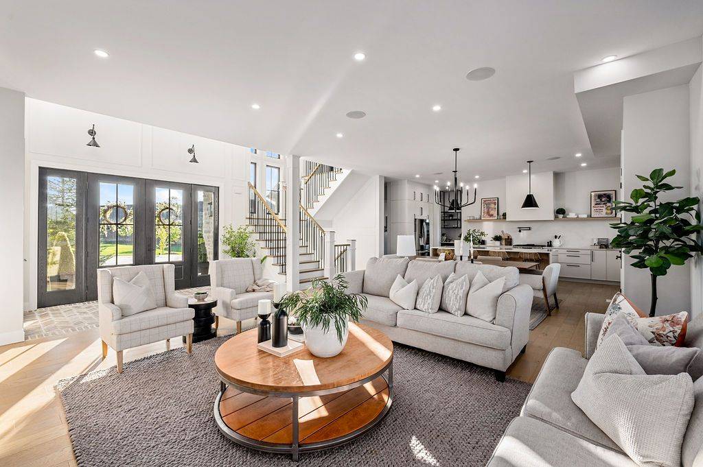 9861 Glendon DR #202, Middlesex Centre, ON N0L 1R0