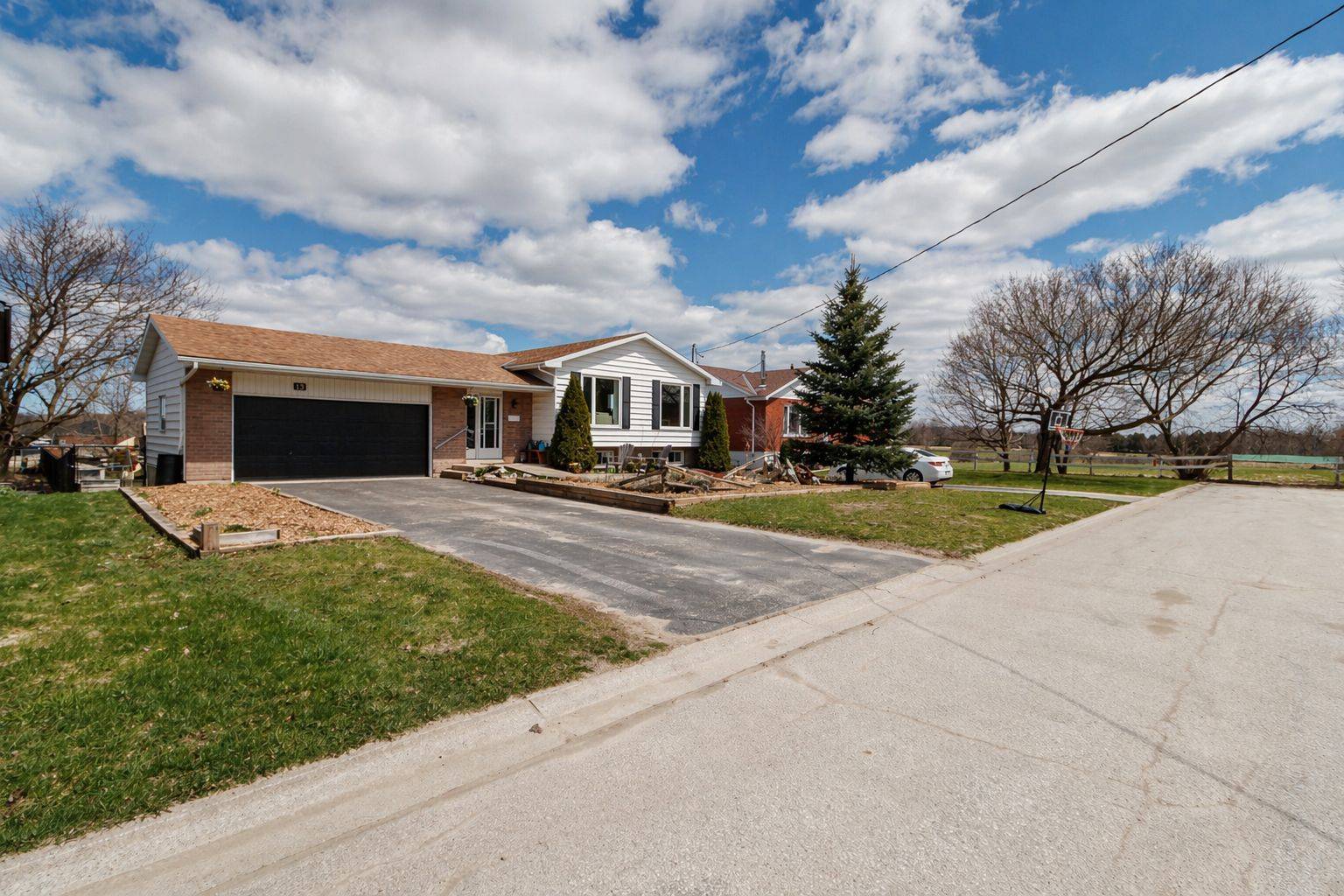13 Clugston DR, Grey Highlands, ON N0C 1H0