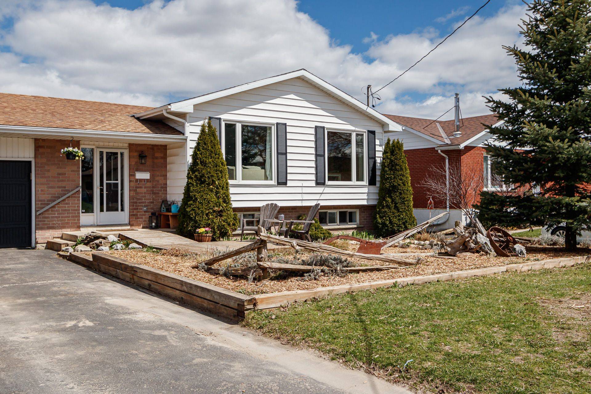 13 Clugston DR, Grey Highlands, ON N0C 1H0