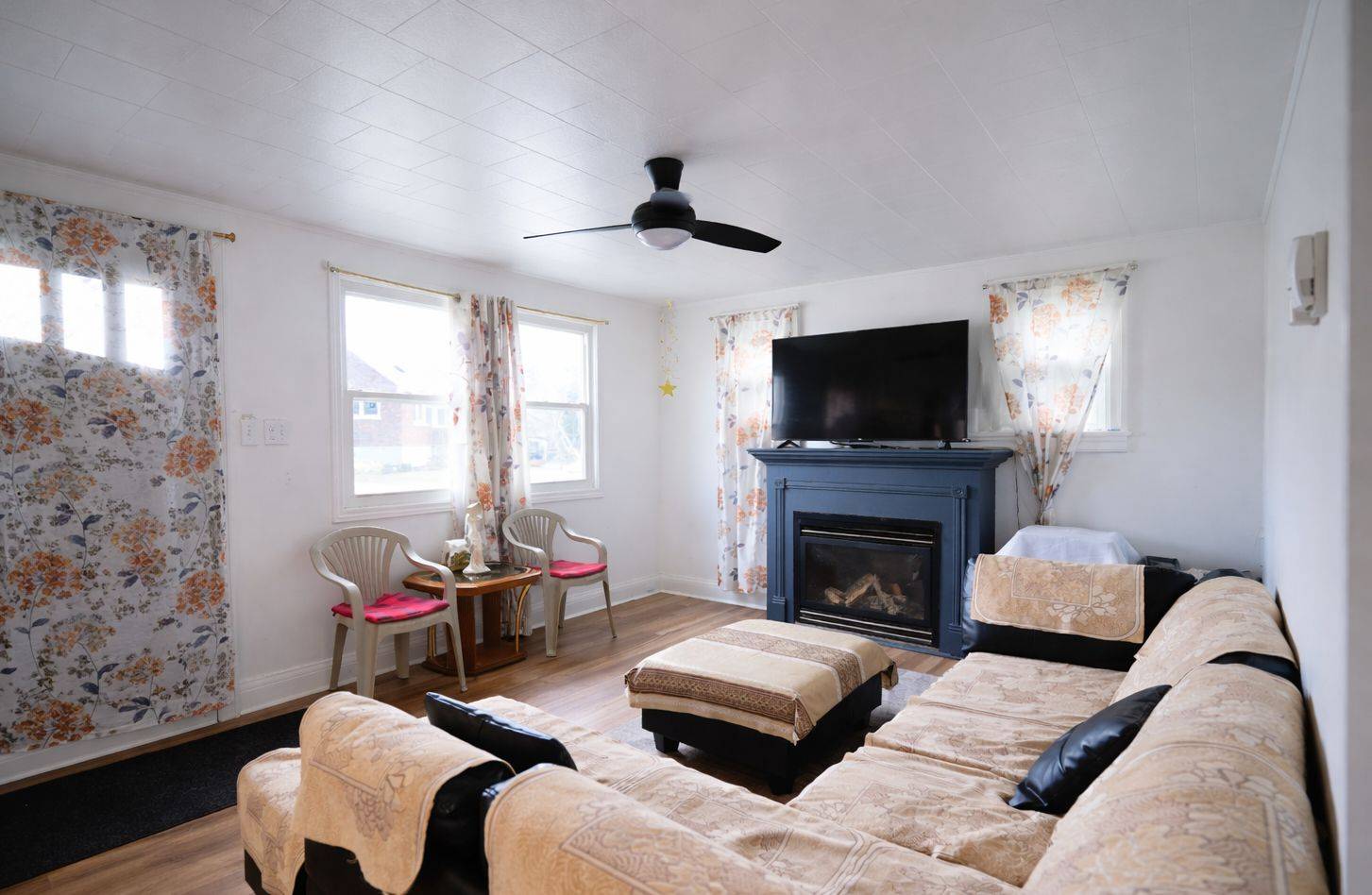 30 Strachan ST, Belleville, ON K8P 1W8