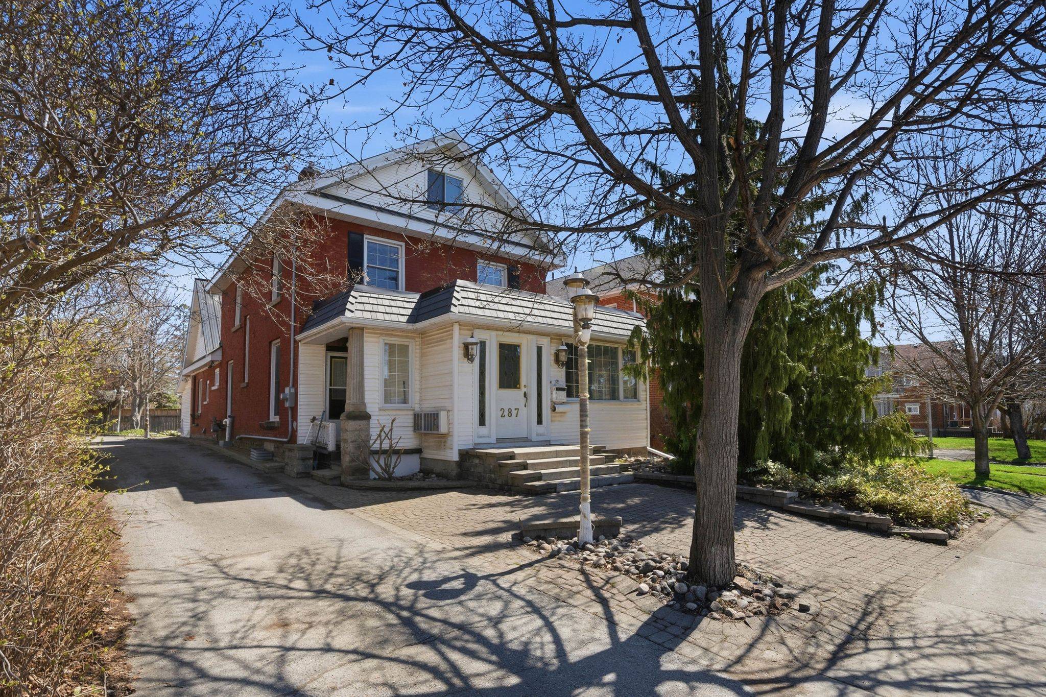 287 John ST, Belleville, ON K8N 3G4