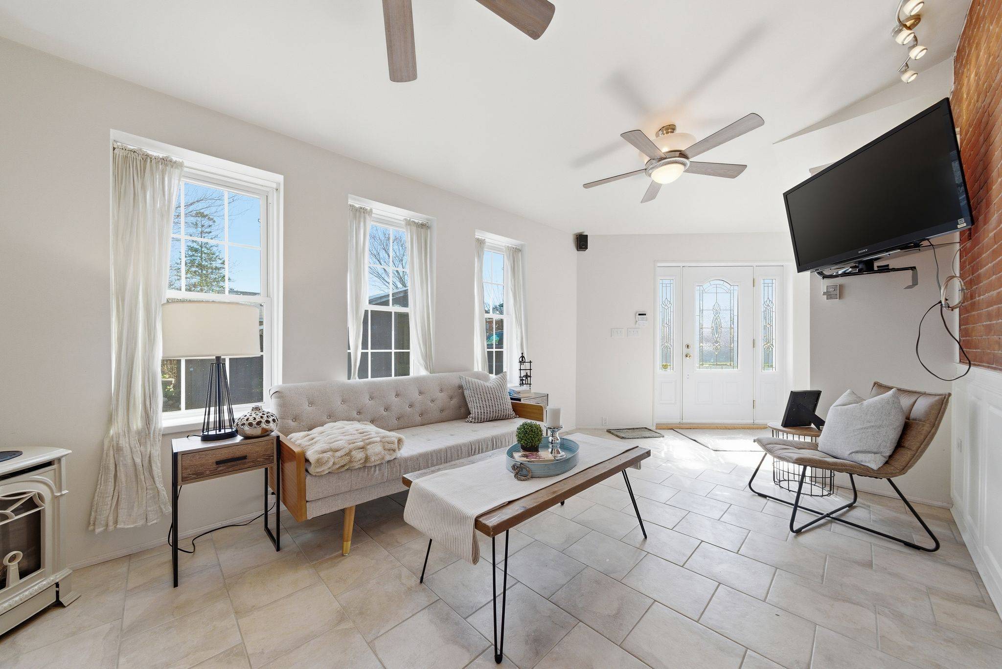 287 John ST, Belleville, ON K8N 3G4