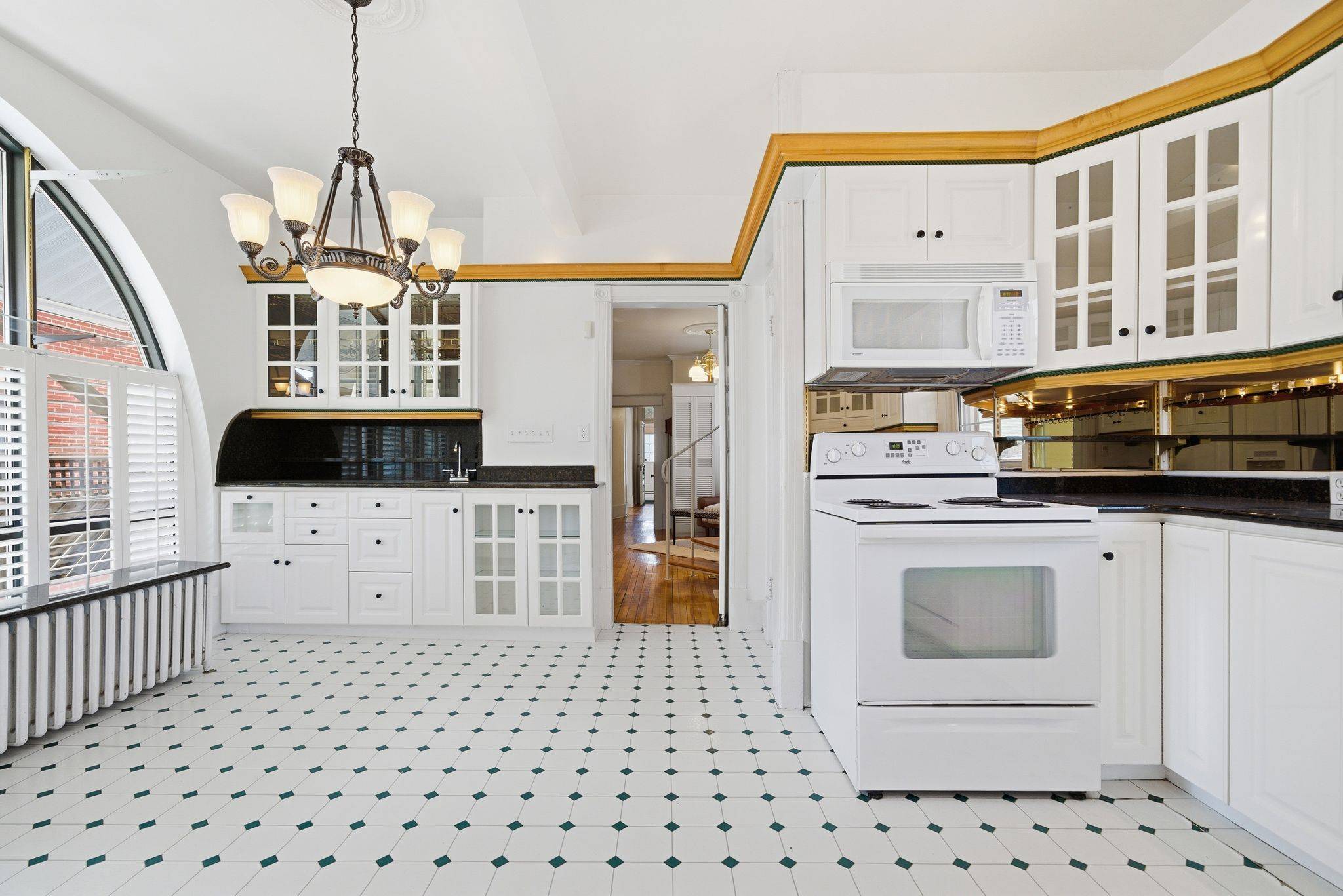 287 John ST, Belleville, ON K8N 3G4