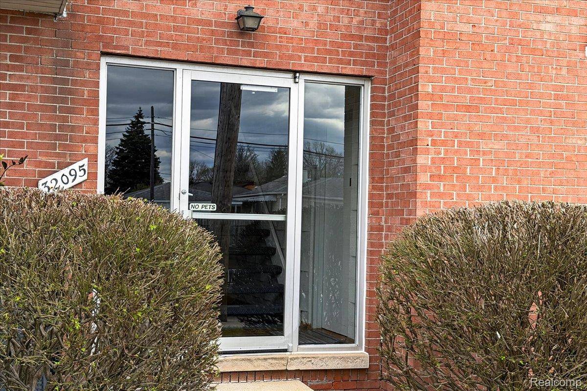 32095 Beaconsfield ST #29, Roseville, MI 48066