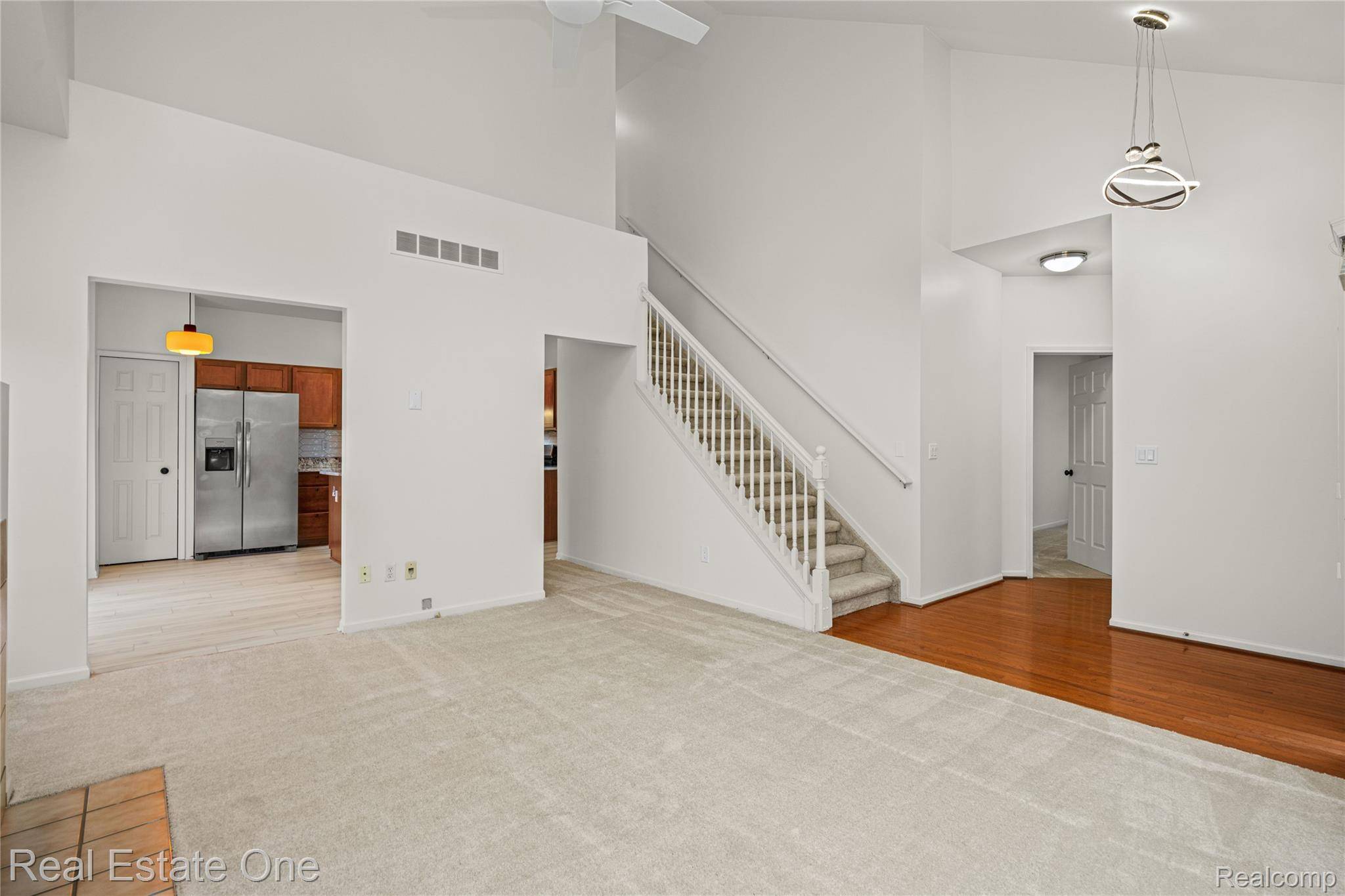 38182 Saratoga Circle CIR, Farmington Hills, MI 48331