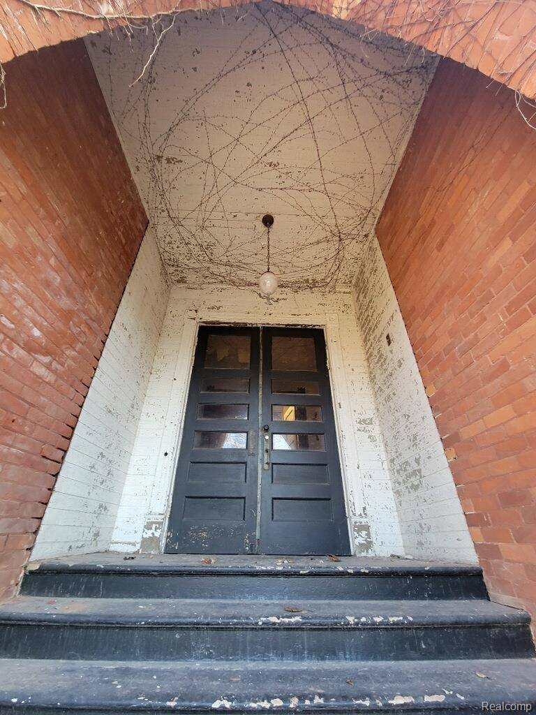 349 N Monroe ST, Lapeer, MI 48446