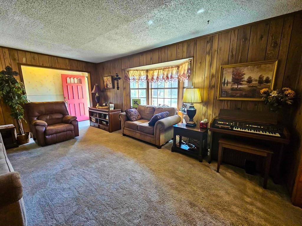 517 An County Road 147, Palestine, TX 75801