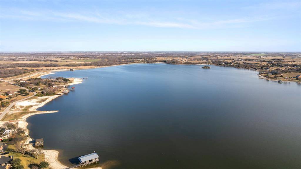 139 Lakeshore Drive, Waxahachie, TX 75165