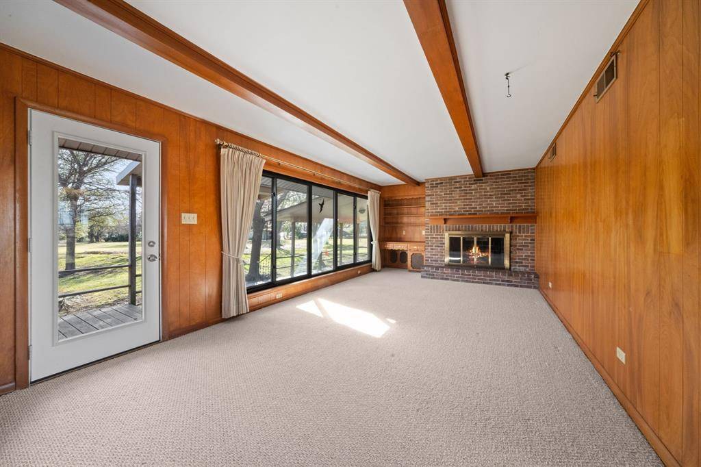 139 Lakeshore Drive, Waxahachie, TX 75165