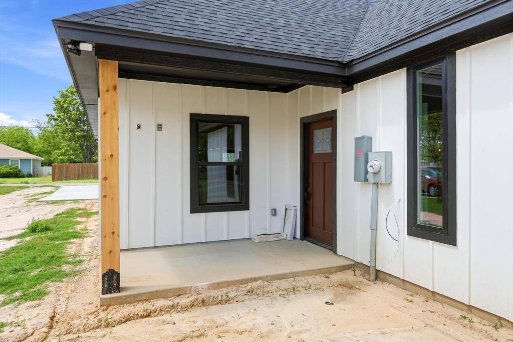 908 Crittendon Street, Bridgeport, TX 76426