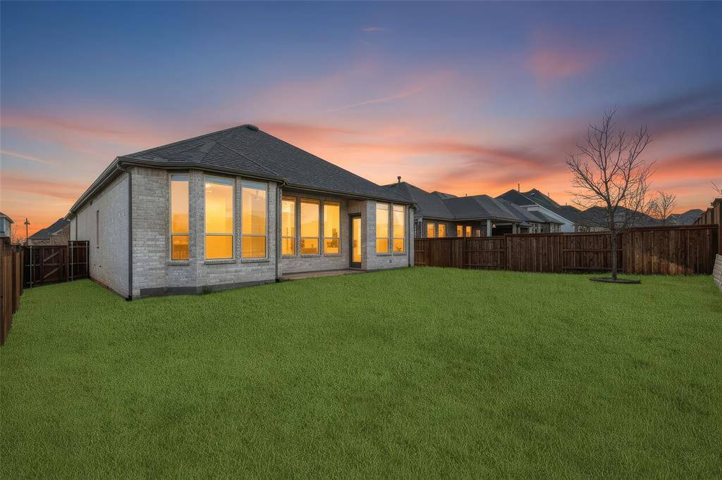 1616 Mcdougall Creek, Van Alstyne, TX 75495