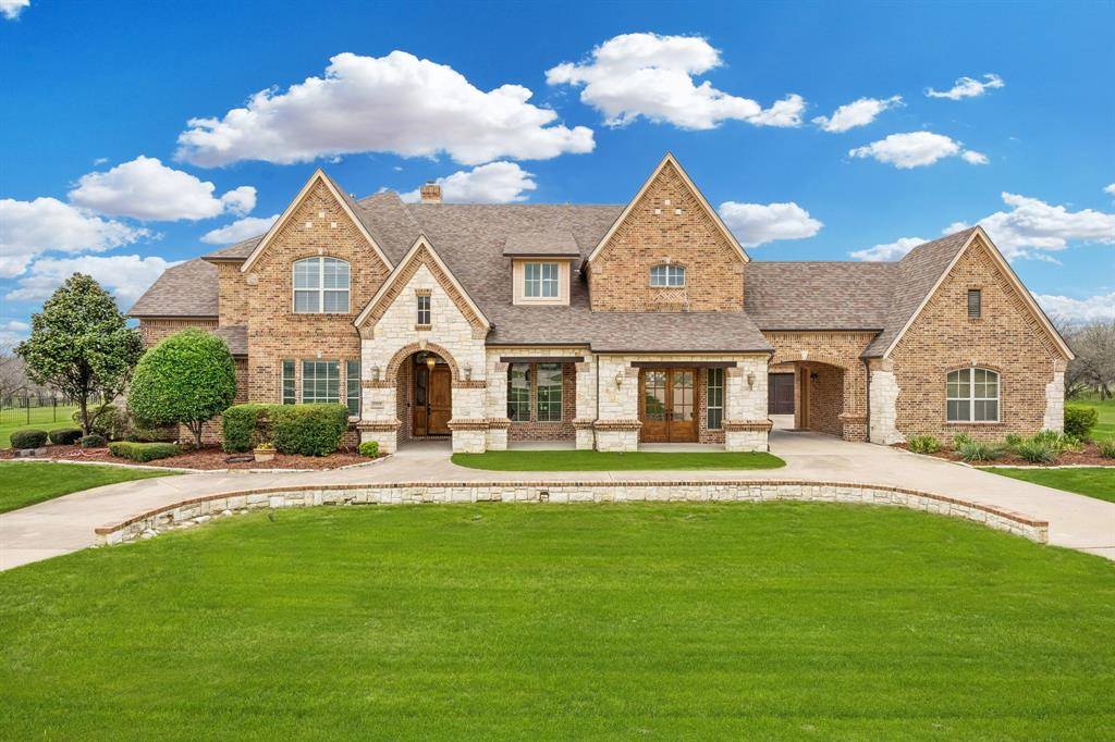 2215 Becky Lane, Cedar Hill, TX 75104