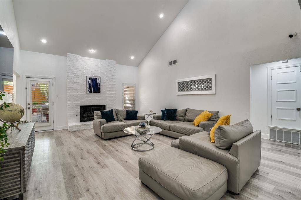 9015 Arborside Drive, Dallas, TX 75243