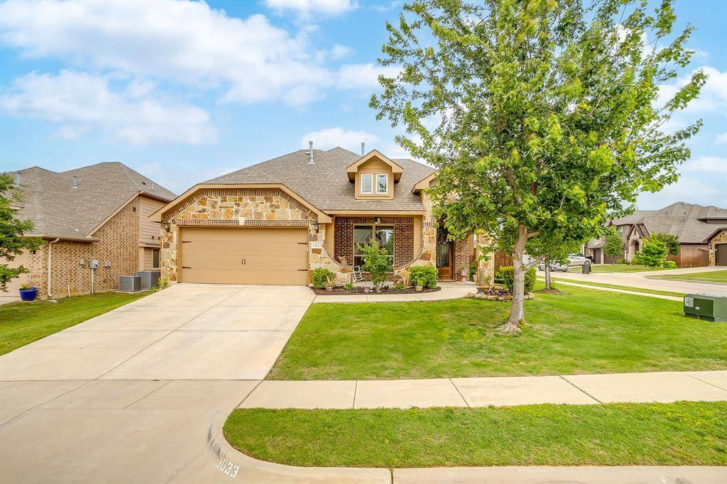1033 Rustic Oak Way, Burleson, TX 76028