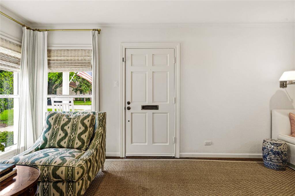 8115 Chadbourne Road, Dallas, TX 75209