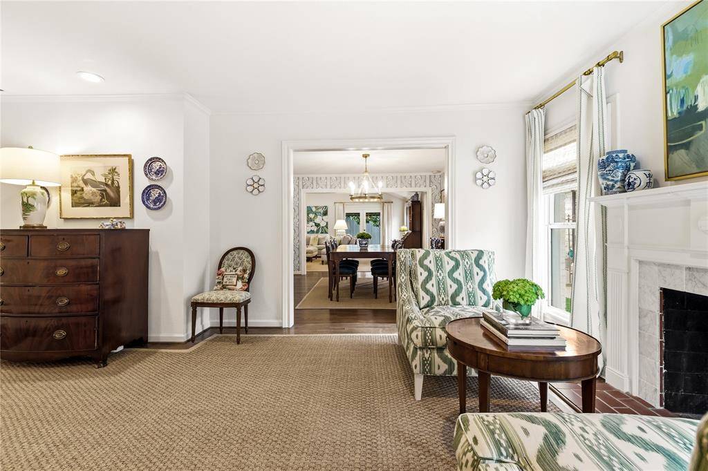 8115 Chadbourne Road, Dallas, TX 75209