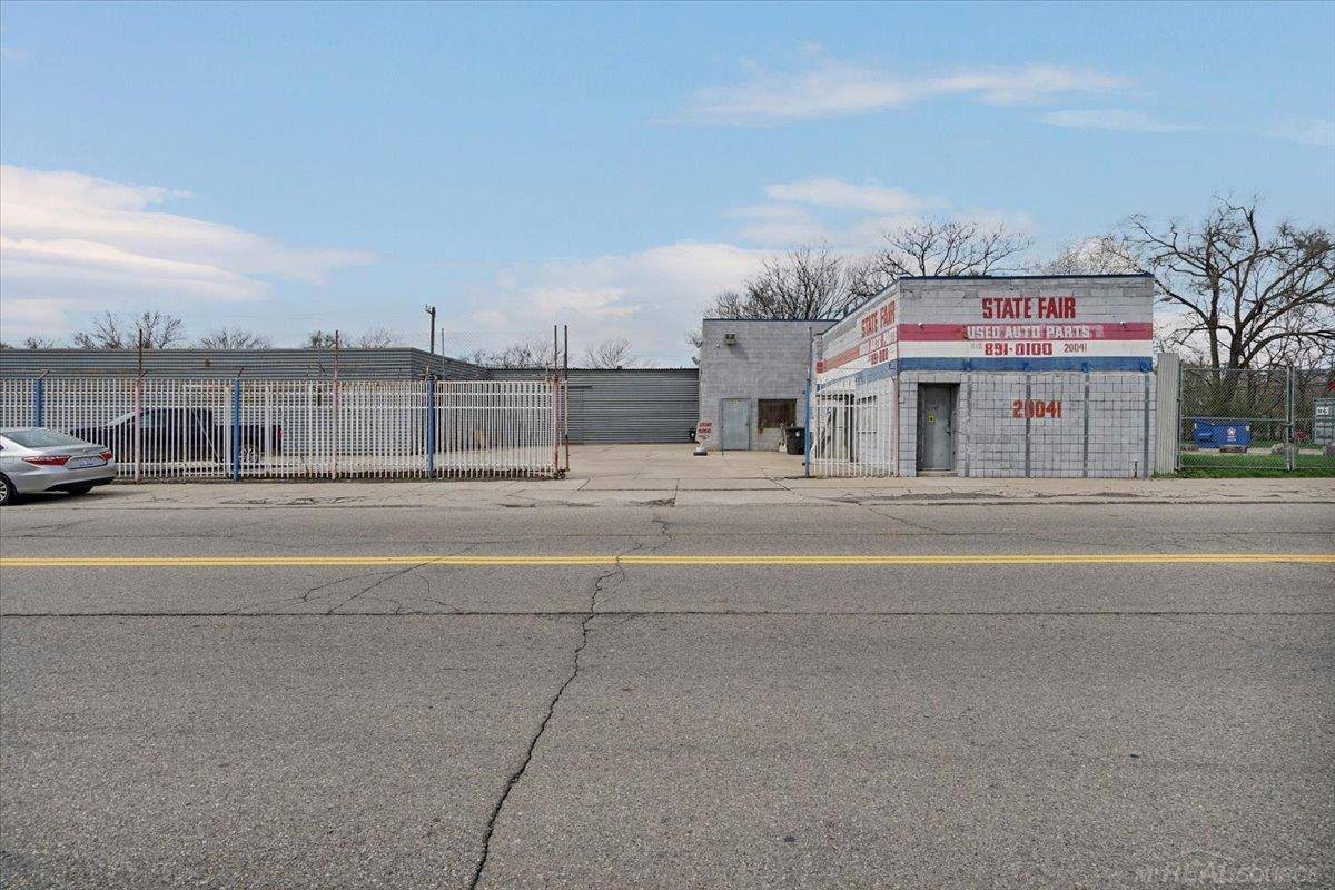 20011 John R ST, Detroit, MI 48203