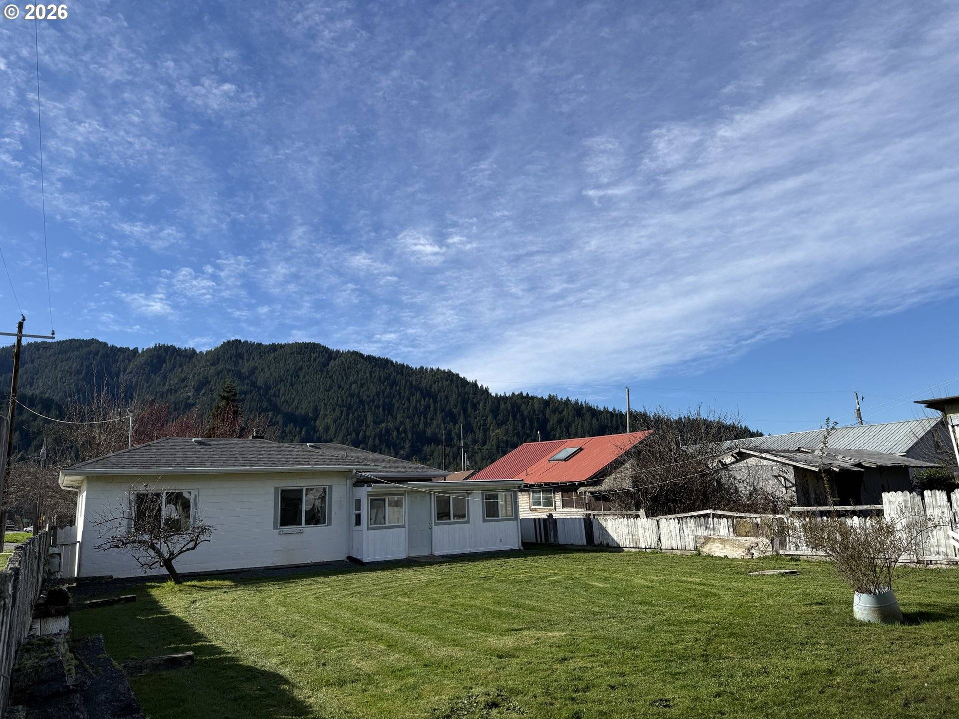 410 3RD AVE, Powers, OR 97466