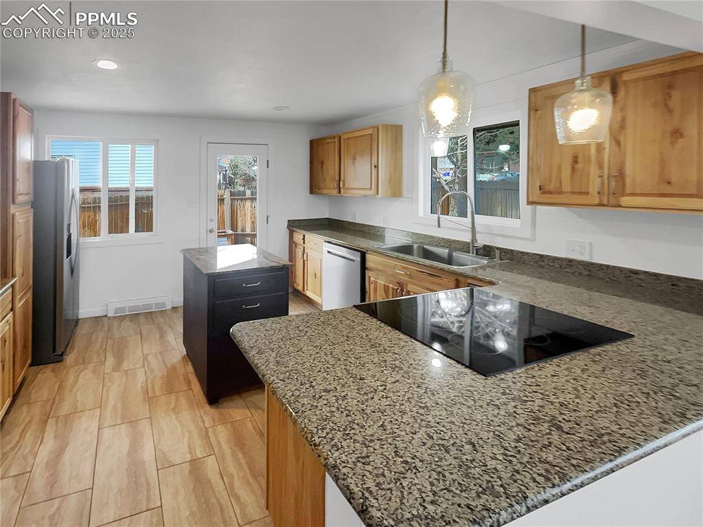 3706 N Chestnut ST, Colorado Springs, CO 80907