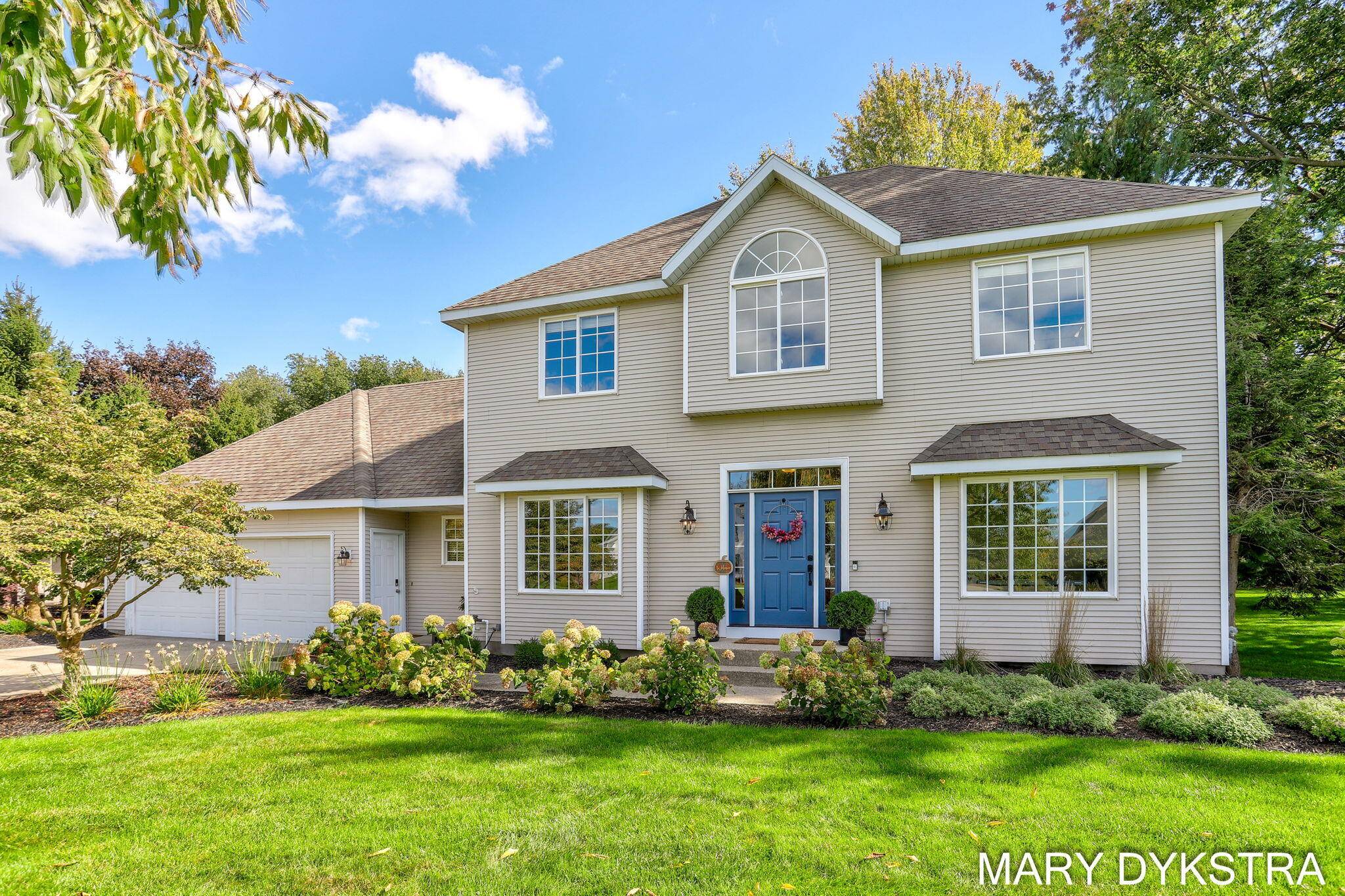 145 Bay Meadows DR, Park Twp, MI 49424