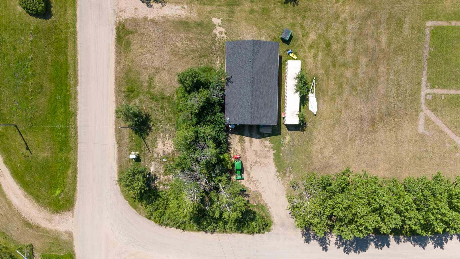 5005, 5009 and 5011 50 AVE, Streamstown, AB T0B 4G0