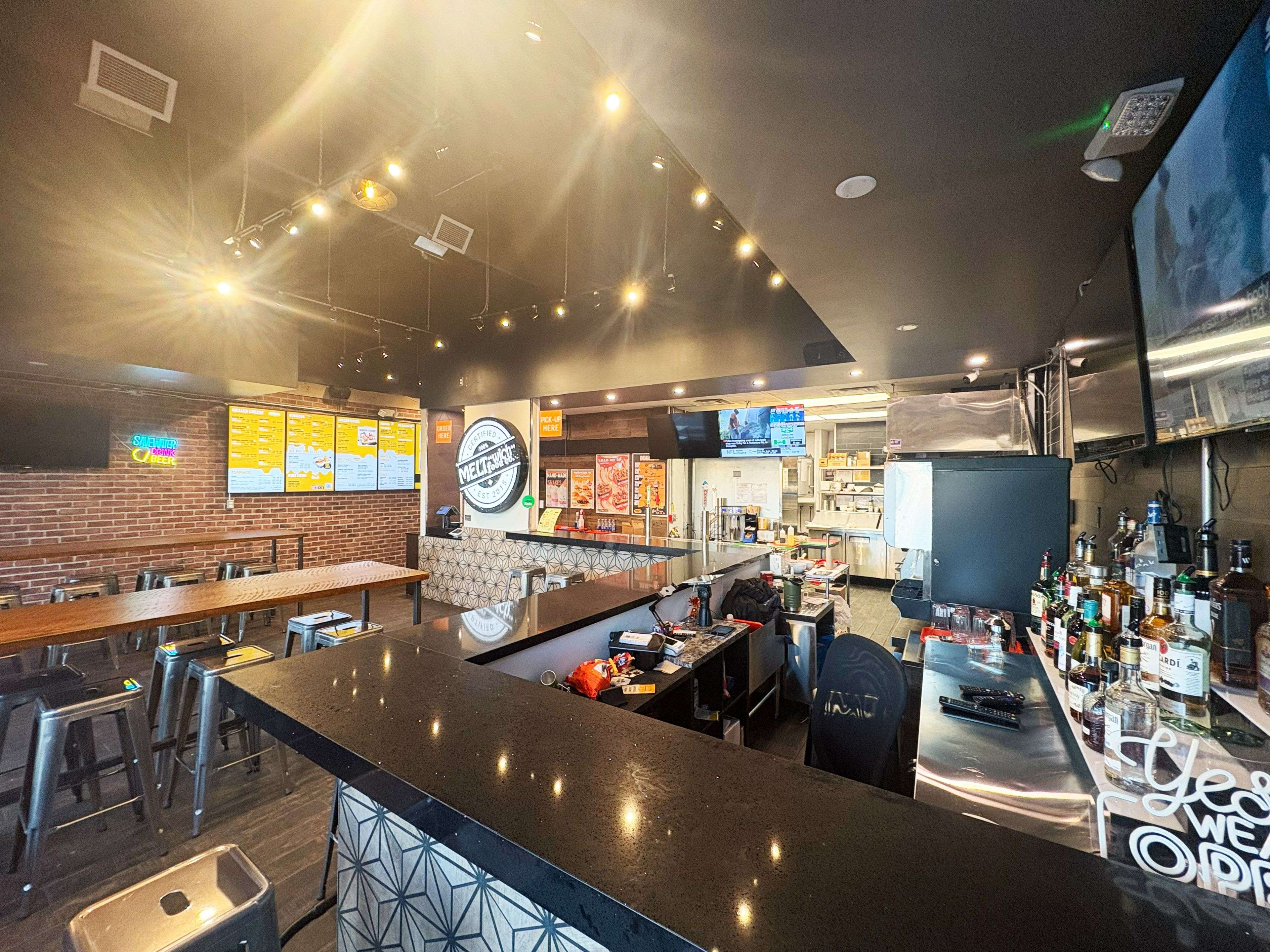 676 APPLEBY Line #E110, Burlington, ON L7L 6J9